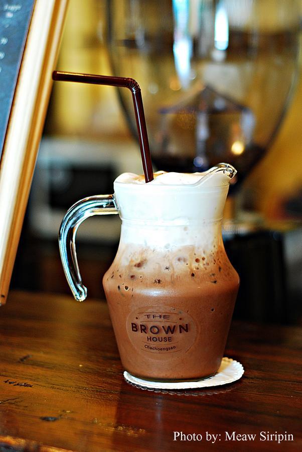 The Brown House Hotel Chachoengsao Ngoại thất bức ảnh