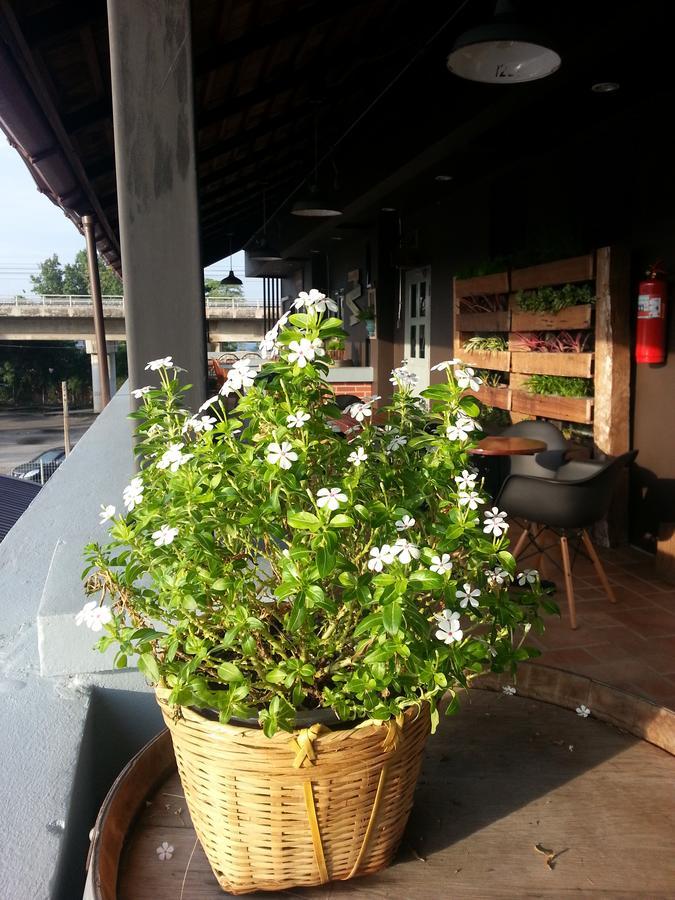 The Brown House Hotel Chachoengsao Ngoại thất bức ảnh
